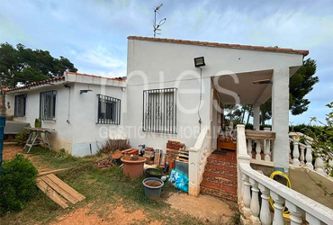 mies inmobiliaria vende chalet altury valencia turis montserrat