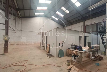 mies inmobiliaria alquila nave