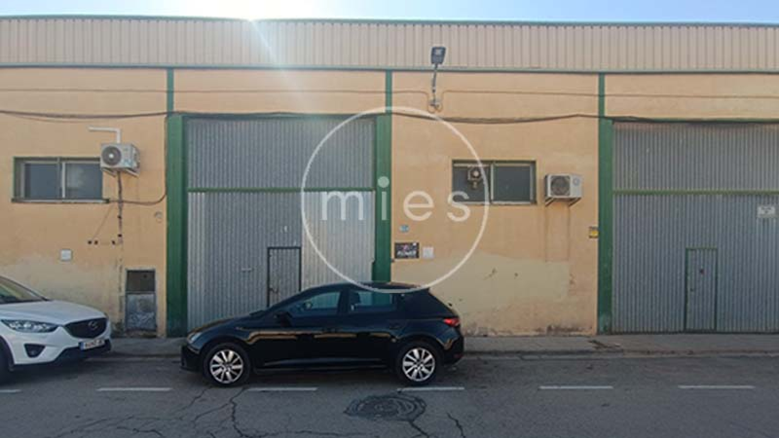 mies inmobiliaria alquila nave