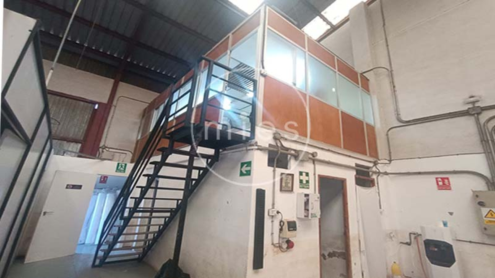 mies inmobiliaria alquila nave