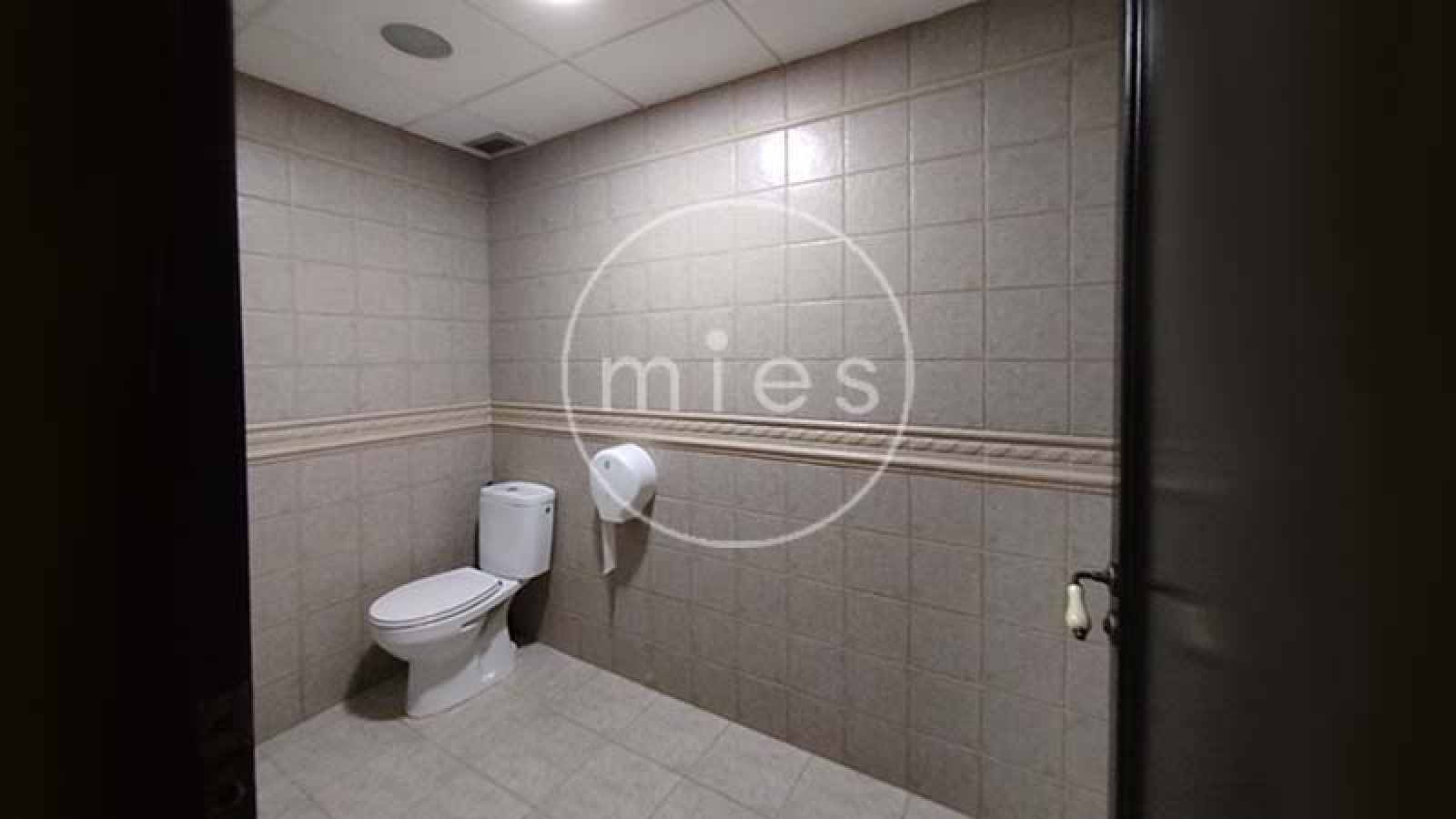 mies inmobiliaria vende traspasa cerveceria extranjeros montserrat