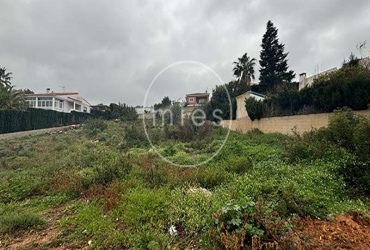 Mies inmobiliaria vende solar parcela en altury turis