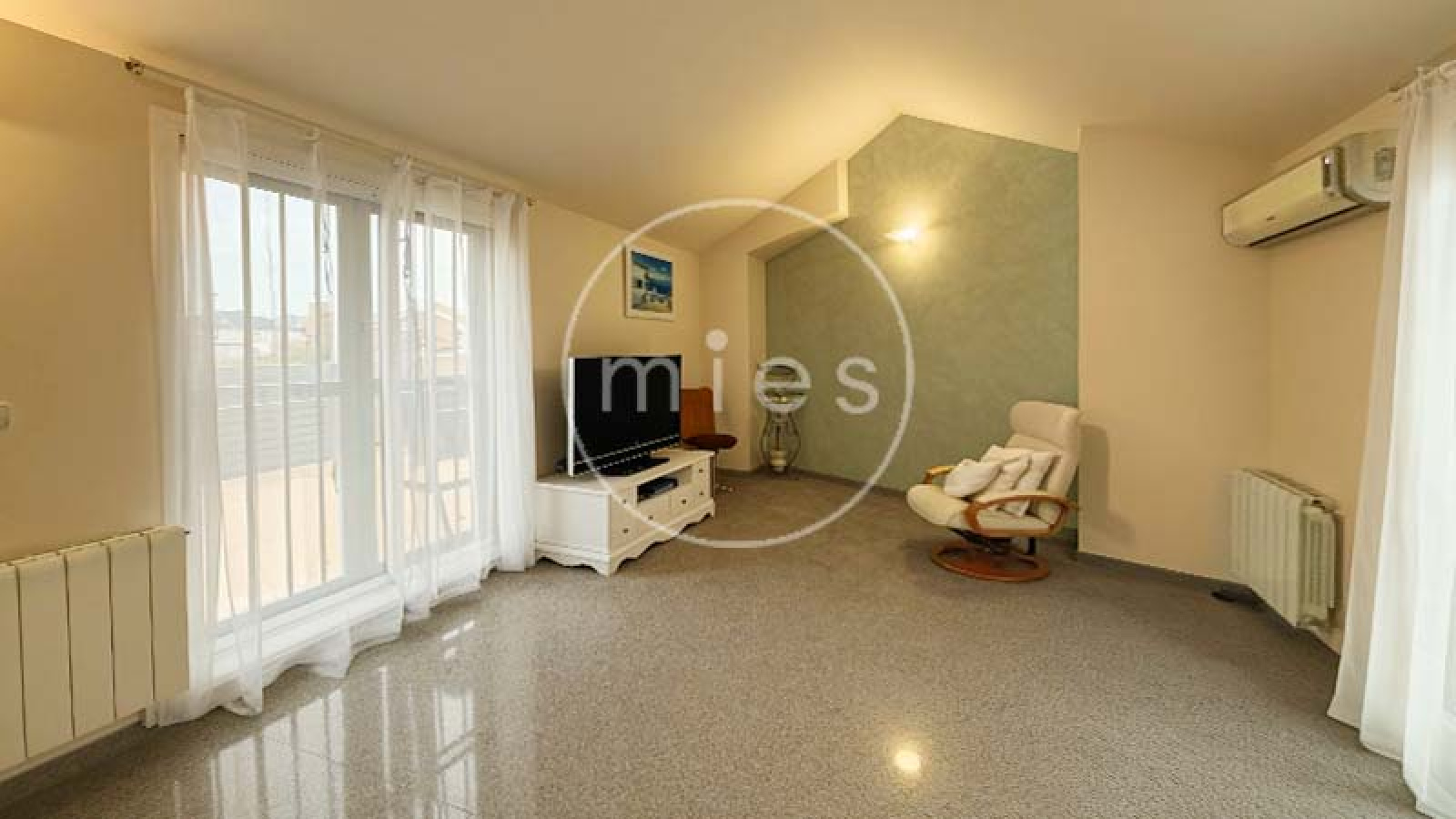 MIEs inmobiliaria vende chalet adosado en picanya 