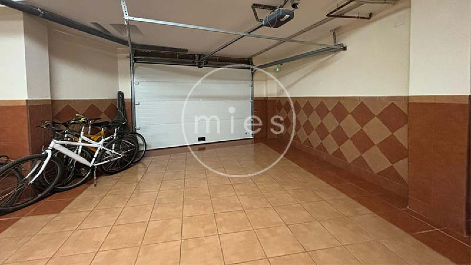 MIEs inmobiliaria vende chalet adosado en picanya 