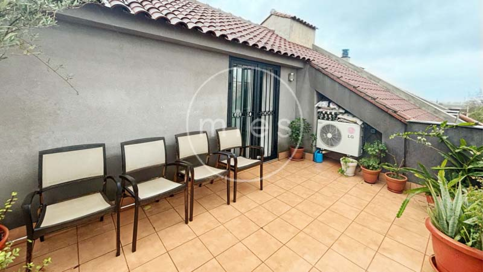 MIEs inmobiliaria vende chalet adosado en picanya 