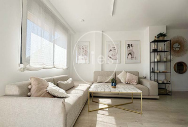 Minimalismo clásico, ático dúplex en Picanya, ático en Valencia, vivienda exclusiva Picanya, diseño minimalista, casa reformada Picanya, hogar luminoso Picanya, inmobiliaria en Picanya, vivienda cerca de Valencia, atico con terrazas, Mies Gestión Inmobiliaria  