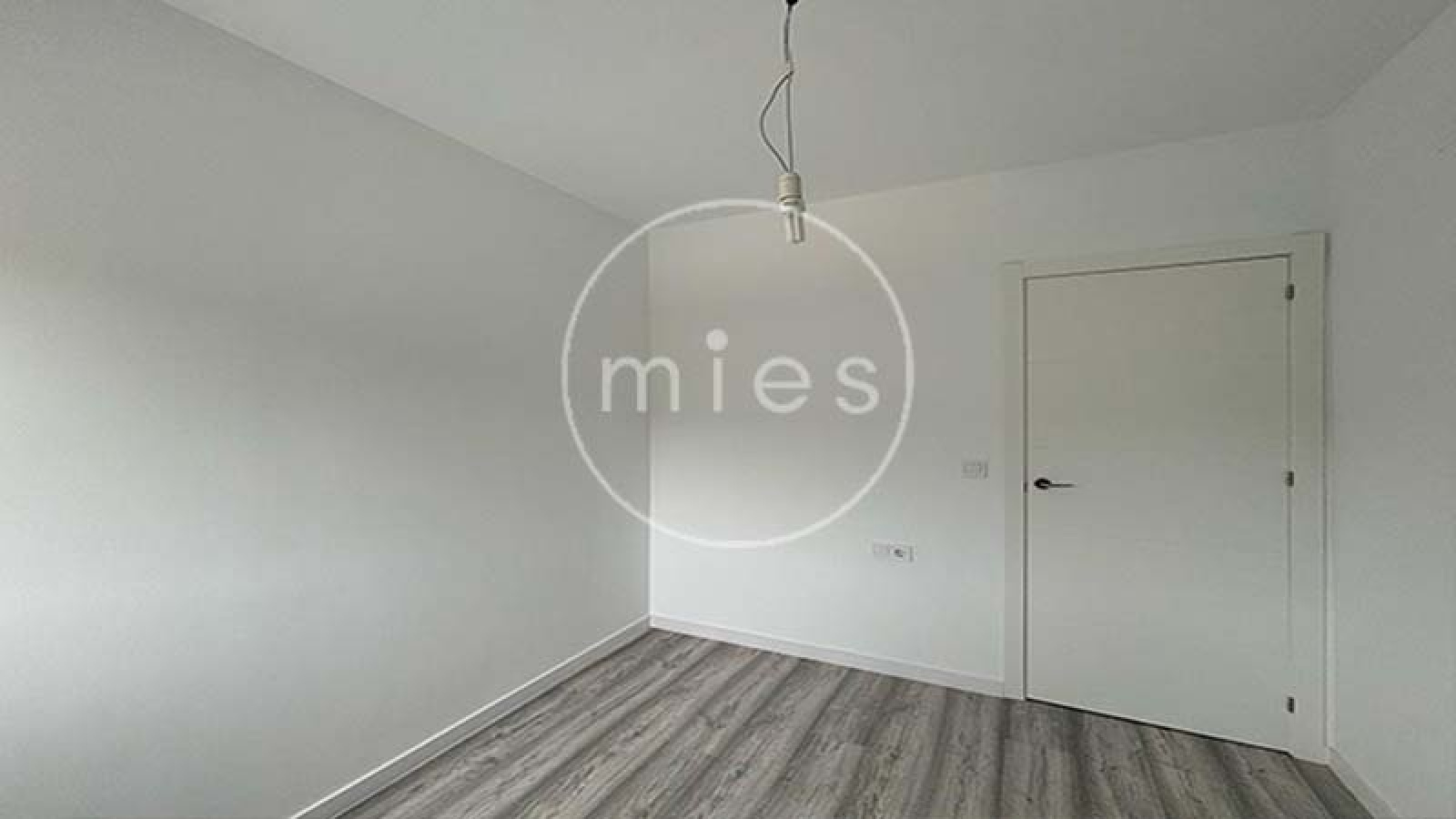 amplia habitación de chalet de obra nueva en Urbanización Altury, Turís – MIES Inmobiliaria