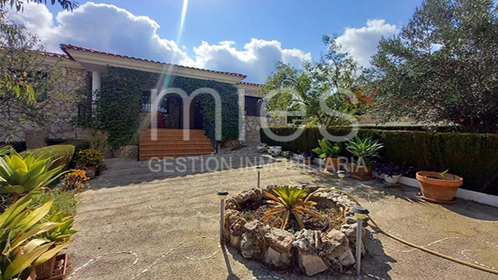 mies inmobiliaria vende chalet altury