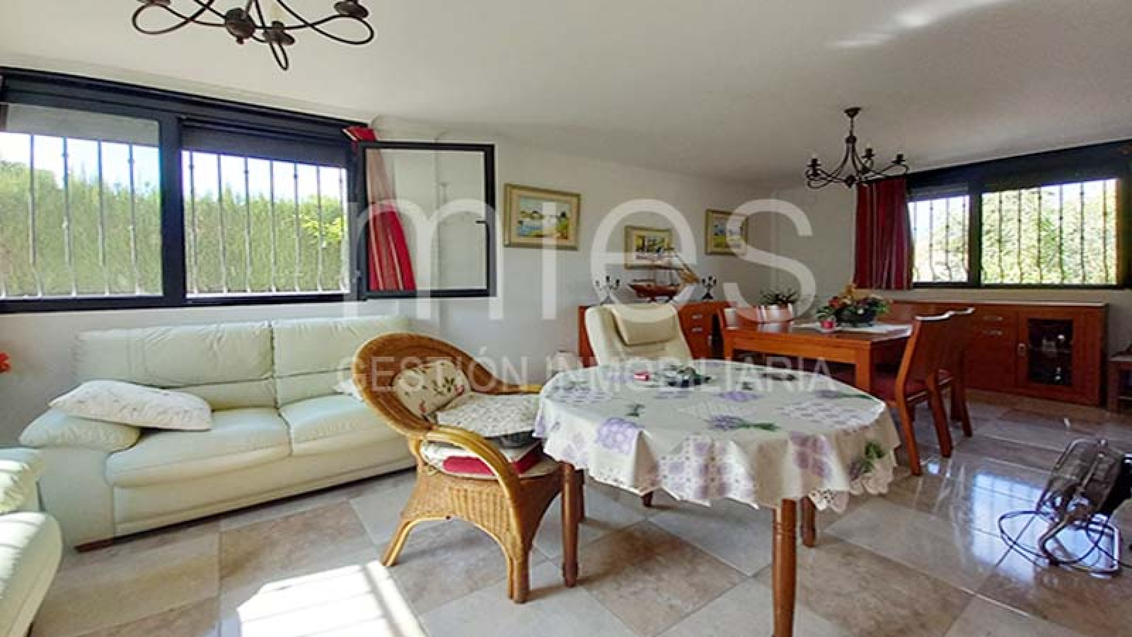 mies inmobiliaria vende chalet altury