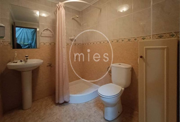 Mies Inmobiliaria vende local en aldaia vivienda