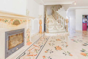 EN VALENCIA INMOBILIARIA MIES VENDE