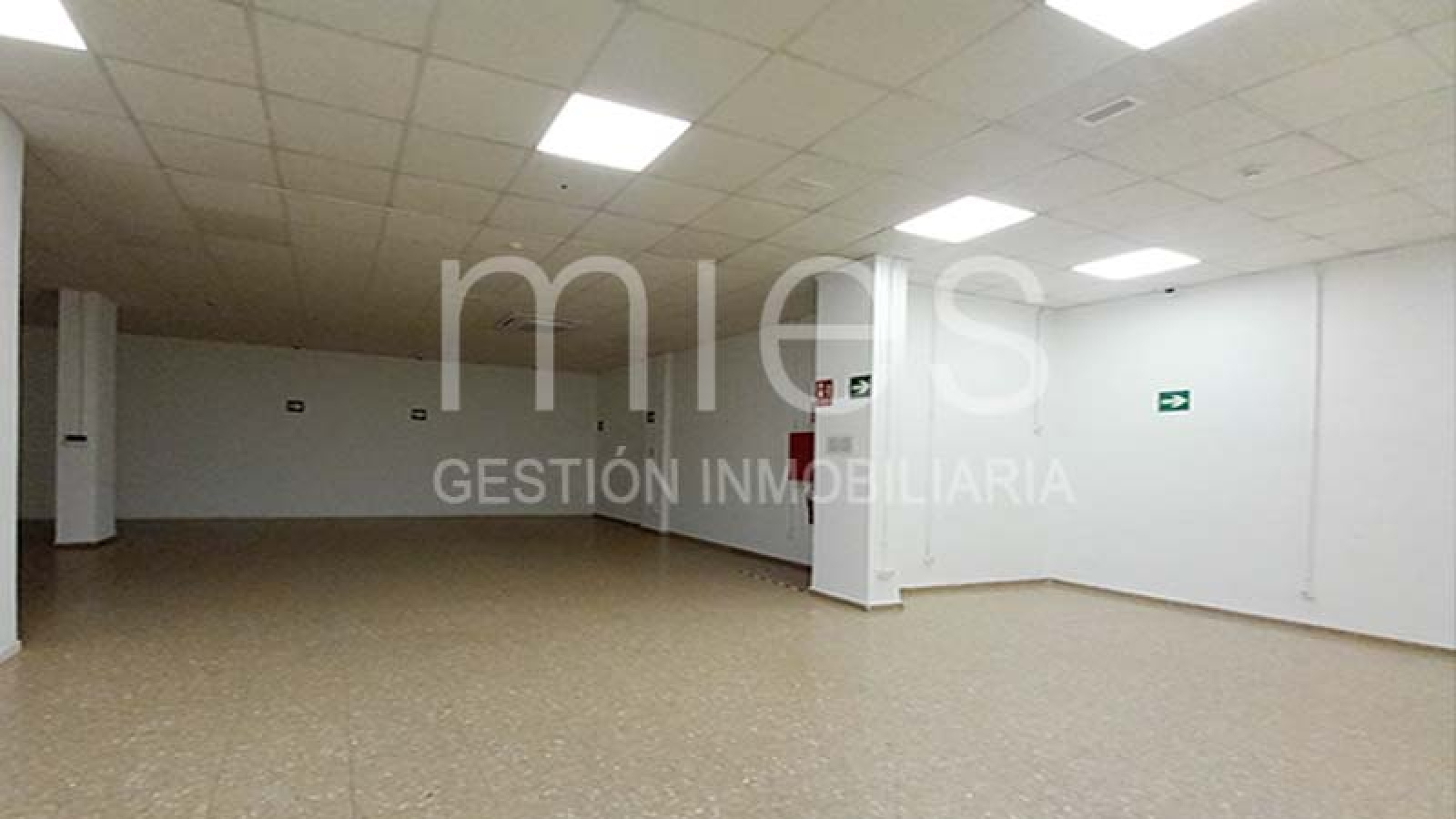 mies inmobiliaria vende local cruz cubierta edificio lujo