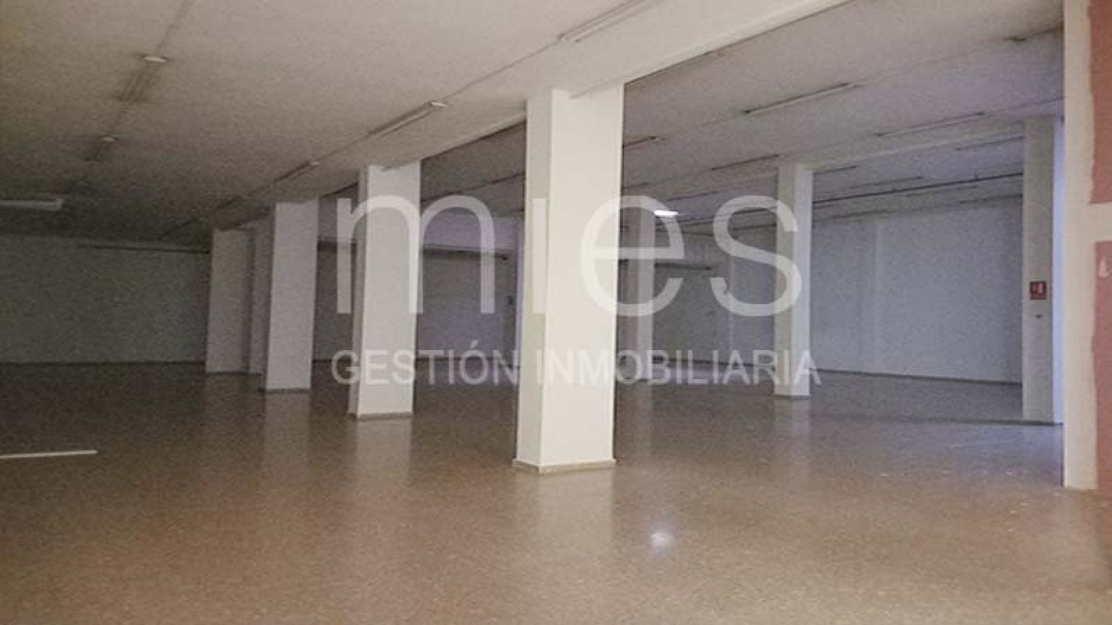 mies inmobiliaria vende local cruz cubierta edificio lujo