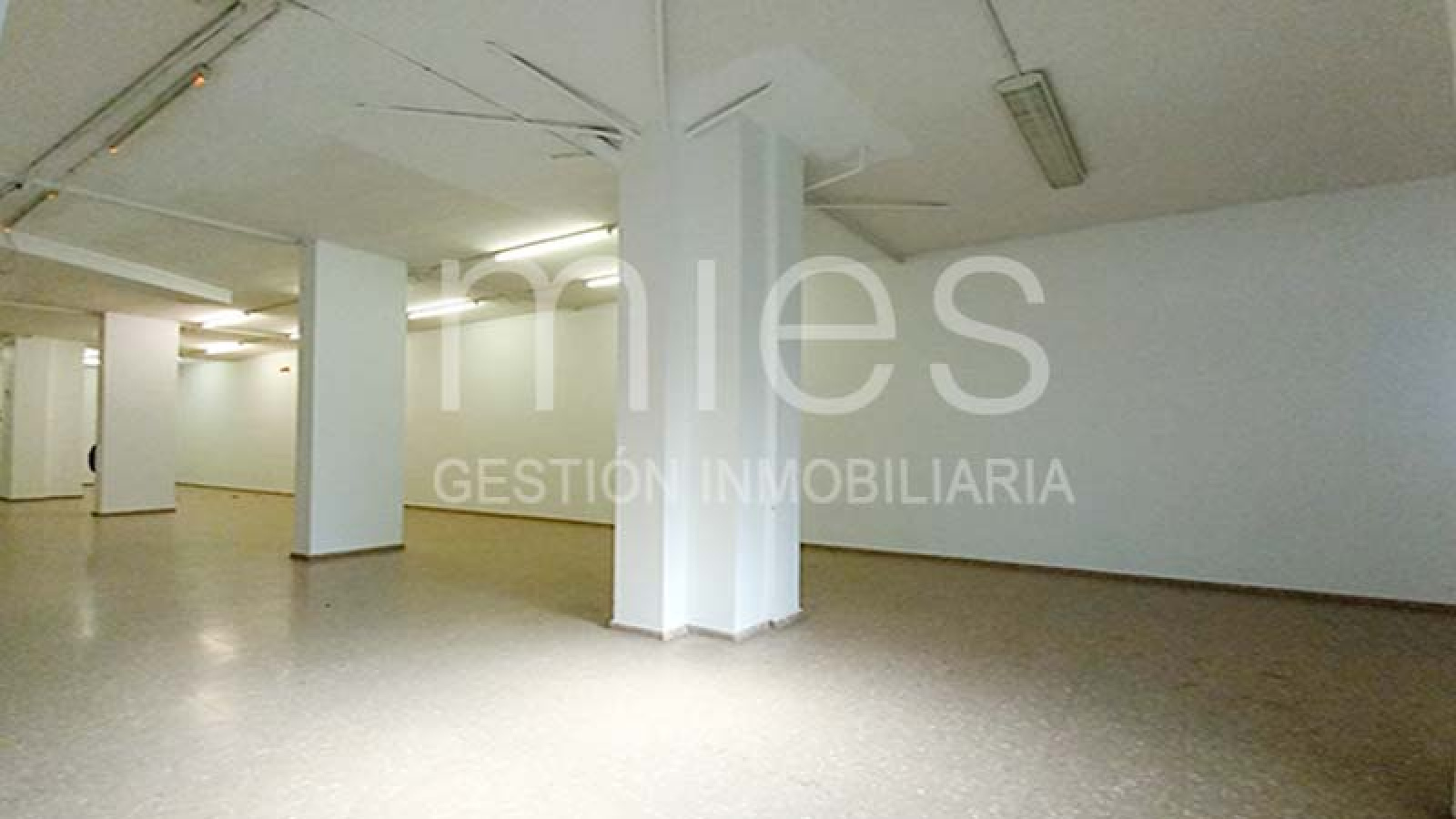 mies inmobiliaria vende local cruz cubierta edificio lujo