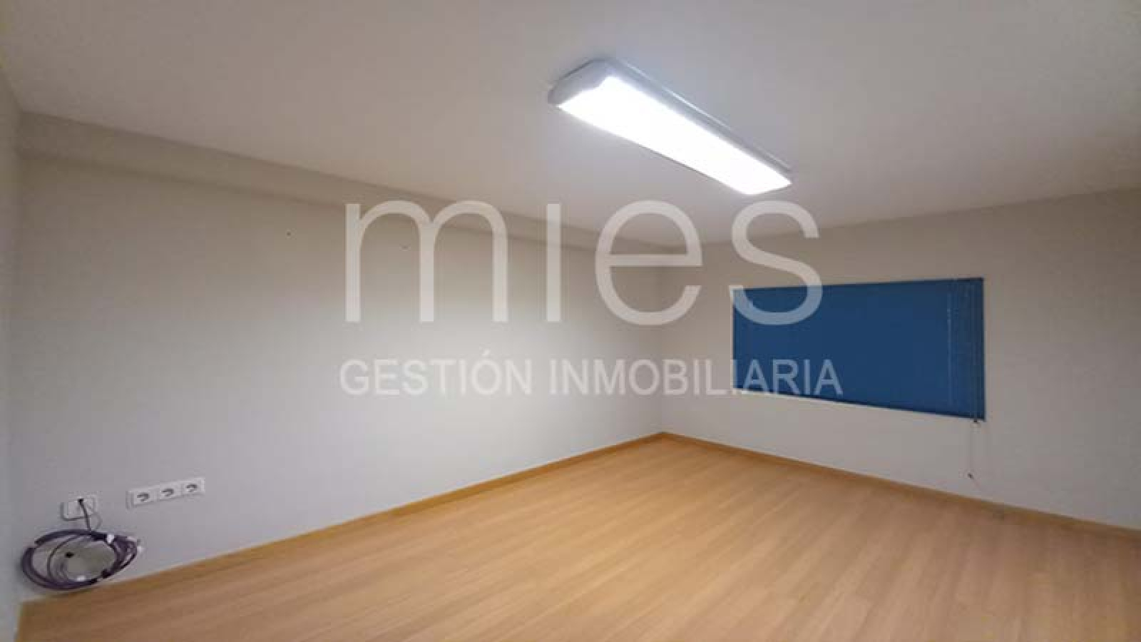 mies inmobiliaria vende local cruz cubierta edificio lujo