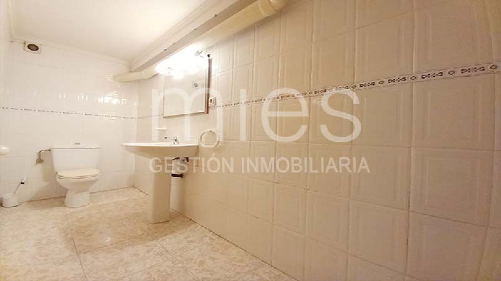 mies inmobiliaria vende local cruz cubierta edificio lujo