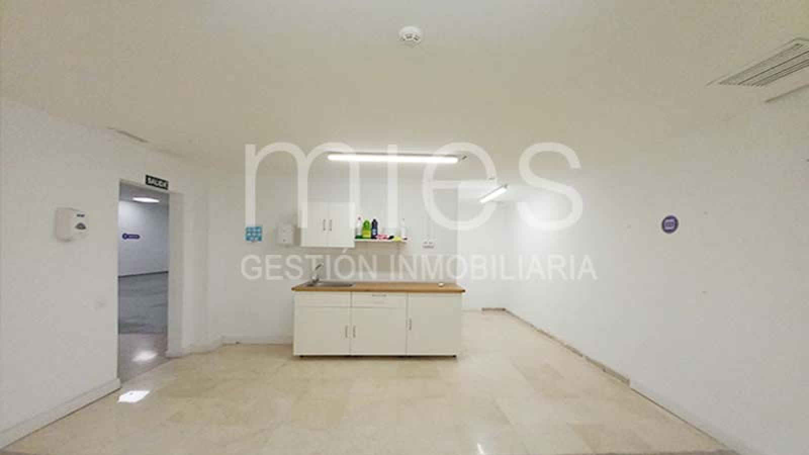 mies inmobiliaria vende local cruz cubierta edificio lujo