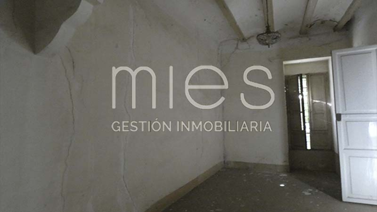mies inmobiliaria vende casa solar torrent
