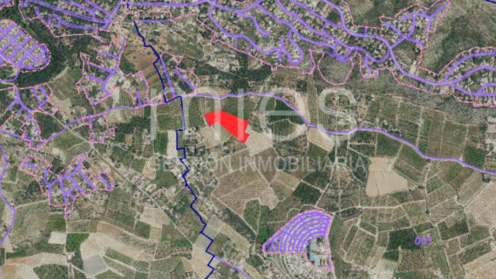 Descubre esta caseta en venta en Xarco Secs, Torrent. Parcela de 13.847 m² vallada, ideal para reformar o instalar una casa prefabricada. A 3 minutos del Camping de la Pirámide. ¡Oportunidad única con acceso asfaltado y agua del Pozo de la Sierra!