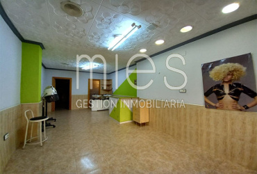 mies inmobiliaria vende local torrent 