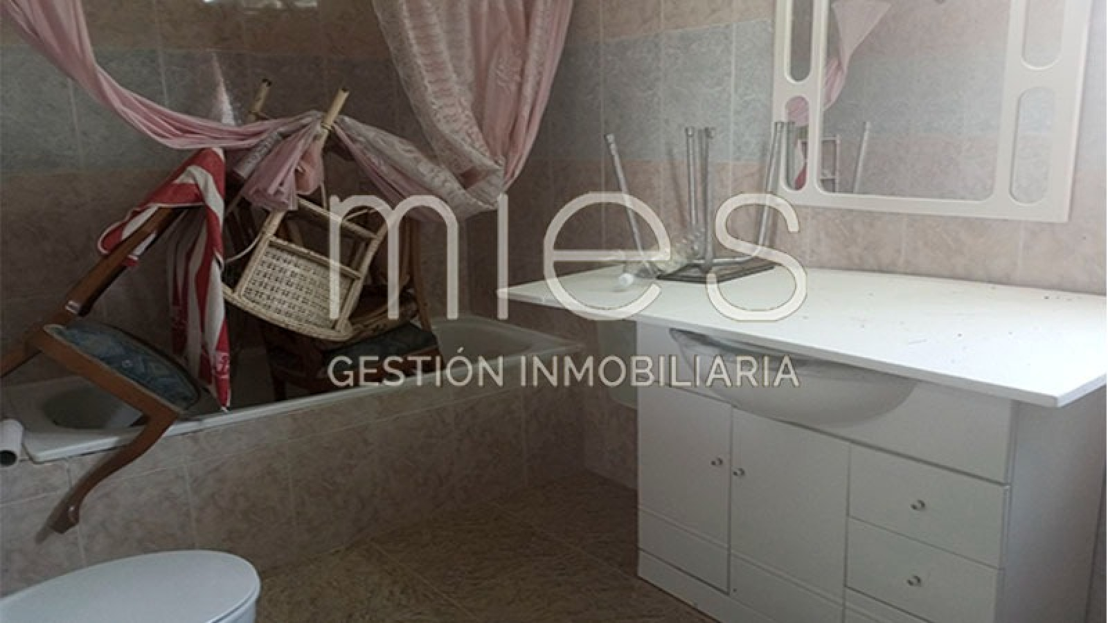 INMOBILIARIA MIES VENDE CHALET MACASTRE