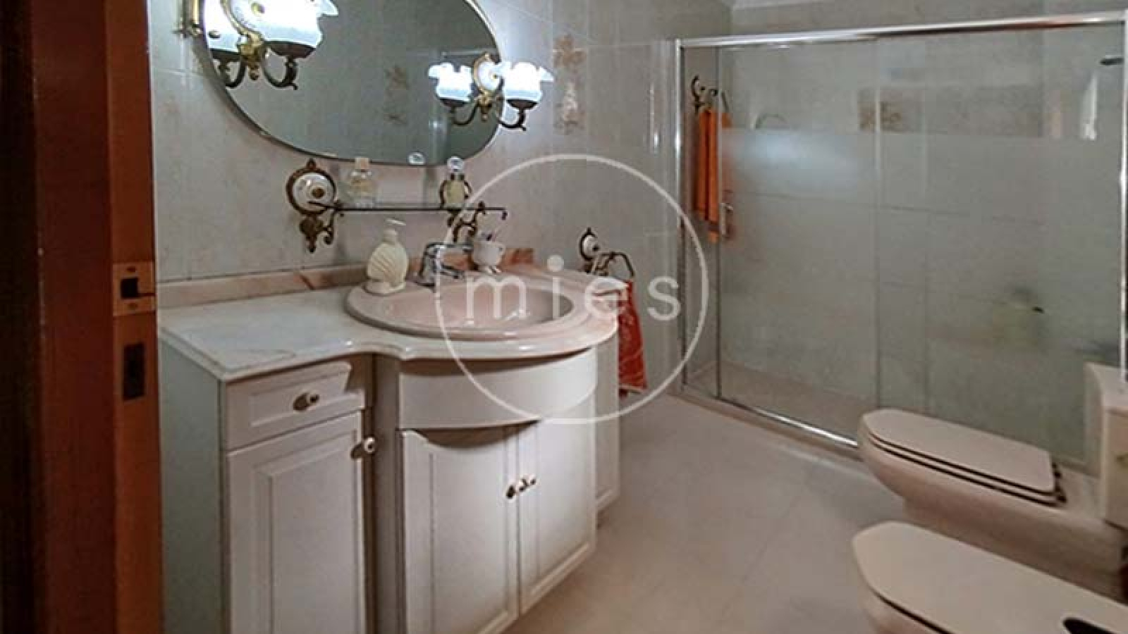 Mies inmobiliaria vende casa en torrent, la ermita