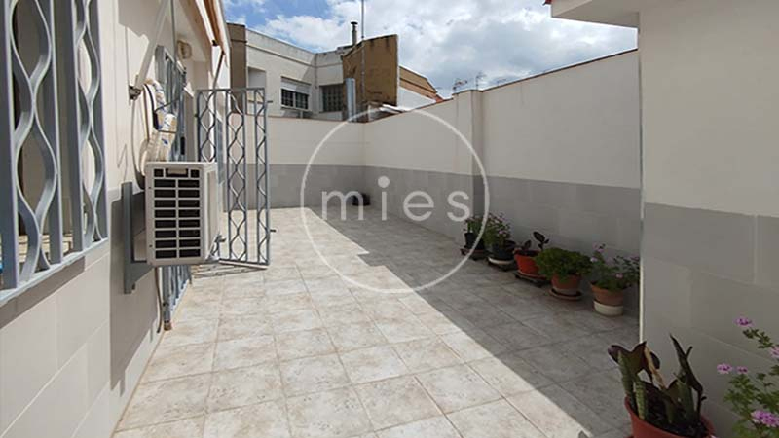 Mies inmobiliaria vende casa en torrent, la ermita