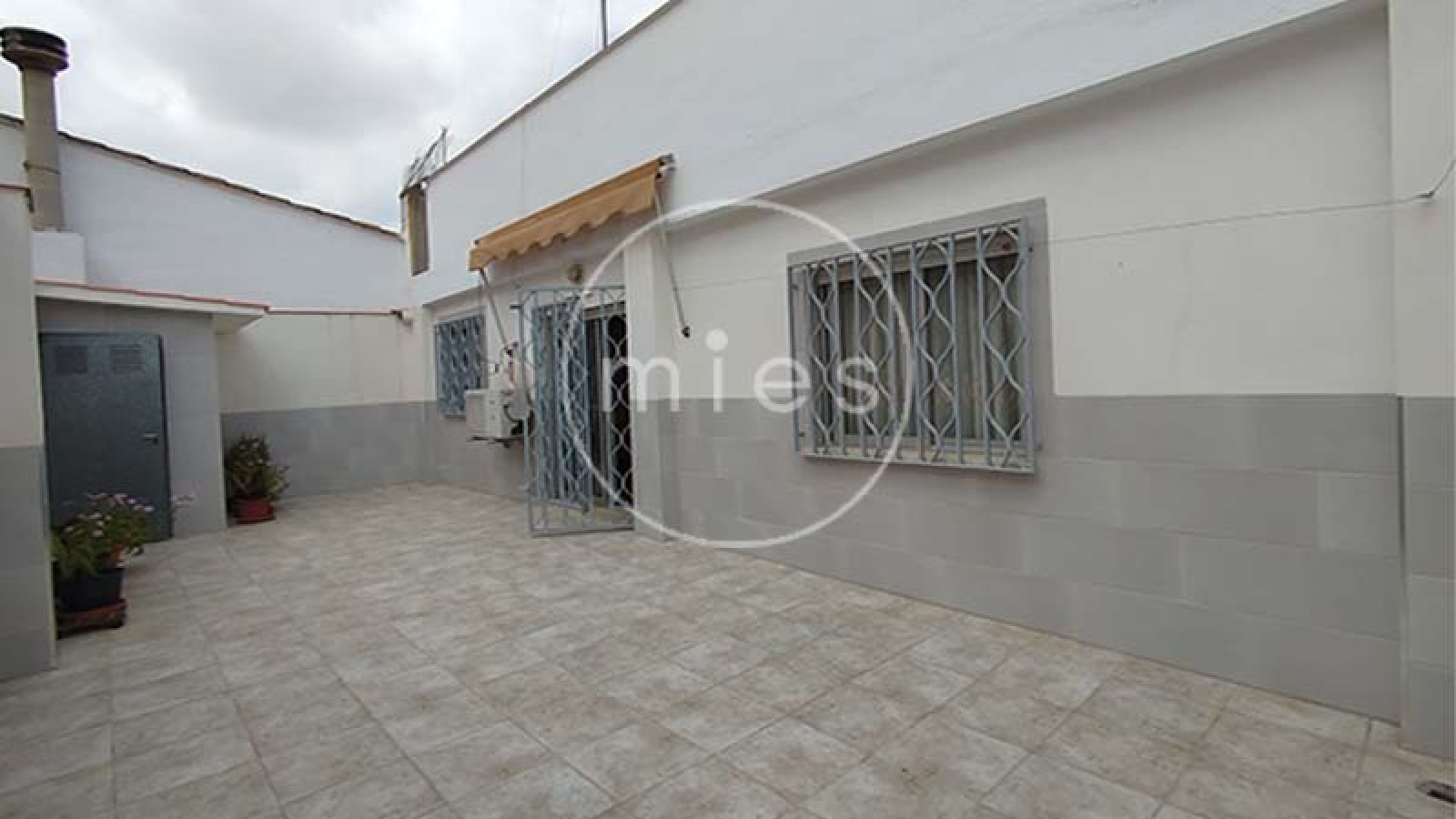 Mies inmobiliaria vende casa en torrent, la ermita