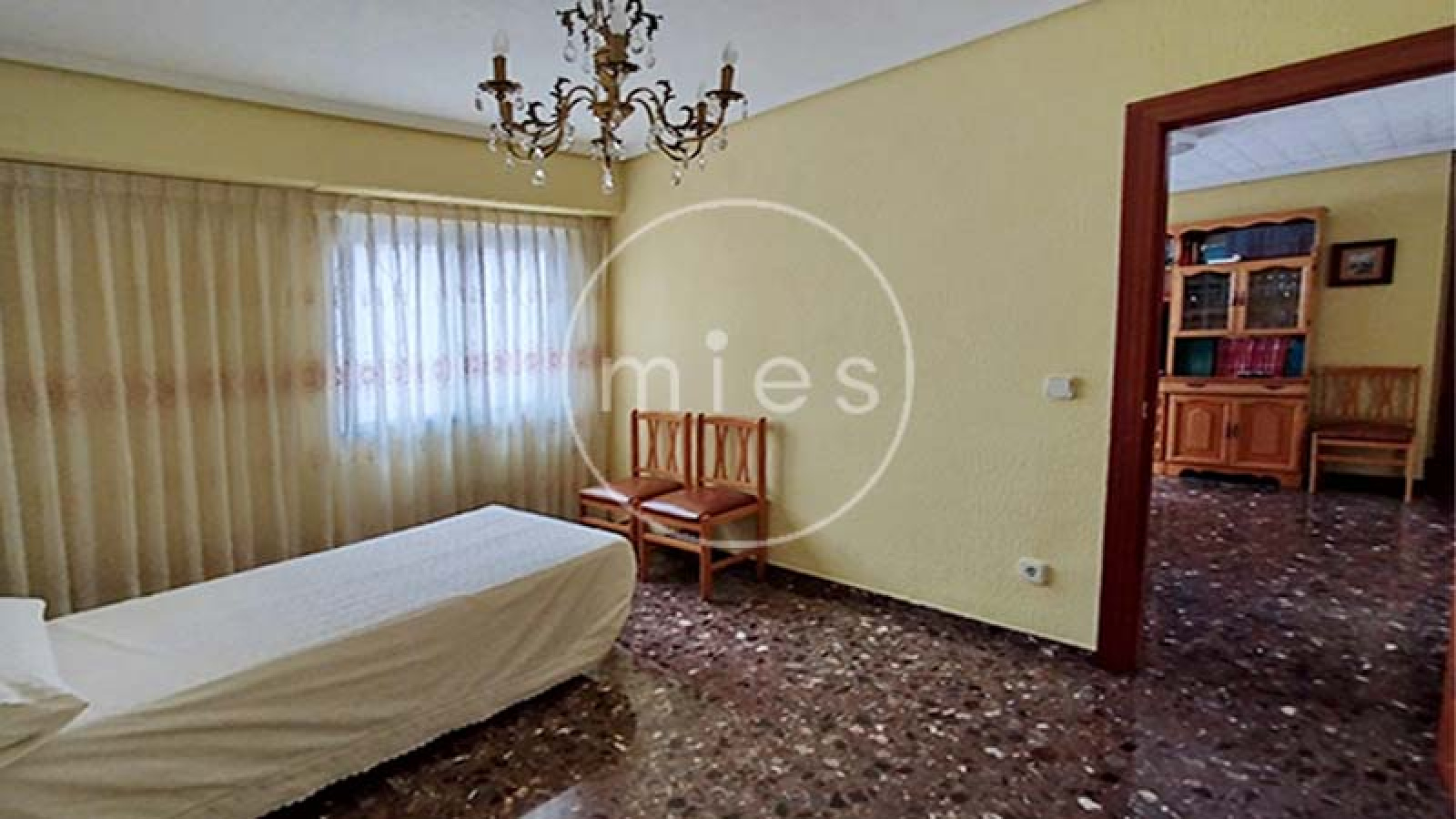 Mies inmobiliaria vende casa en torrent, la ermita