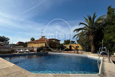 mies inmobiliaria vende chalet montur oportunidad