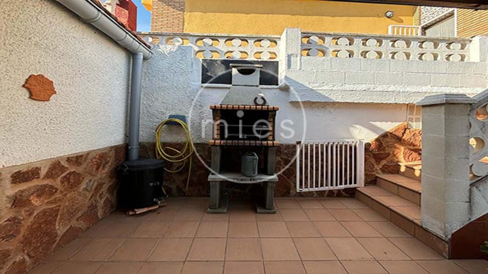 mies inmobiliaria vende chalet montur oportunidad