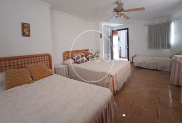 EN CHIVA INMOBILIARIA MIES VENDE - chalet para entrar circuito de cheste 