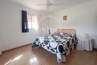 EN CHIVA INMOBILIARIA MIES VENDE - chalet para entrar circuito de cheste 