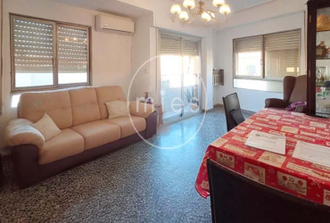 piso en venta Calle Valencia, comprar piso exterior, vivienda luminosa, inmobiliaria en Valencia, Mies Inmobiliaria, piso con balcón, inversión inmobiliaria, piso con potencial, oportunidad de compra, piso en buena ubicación