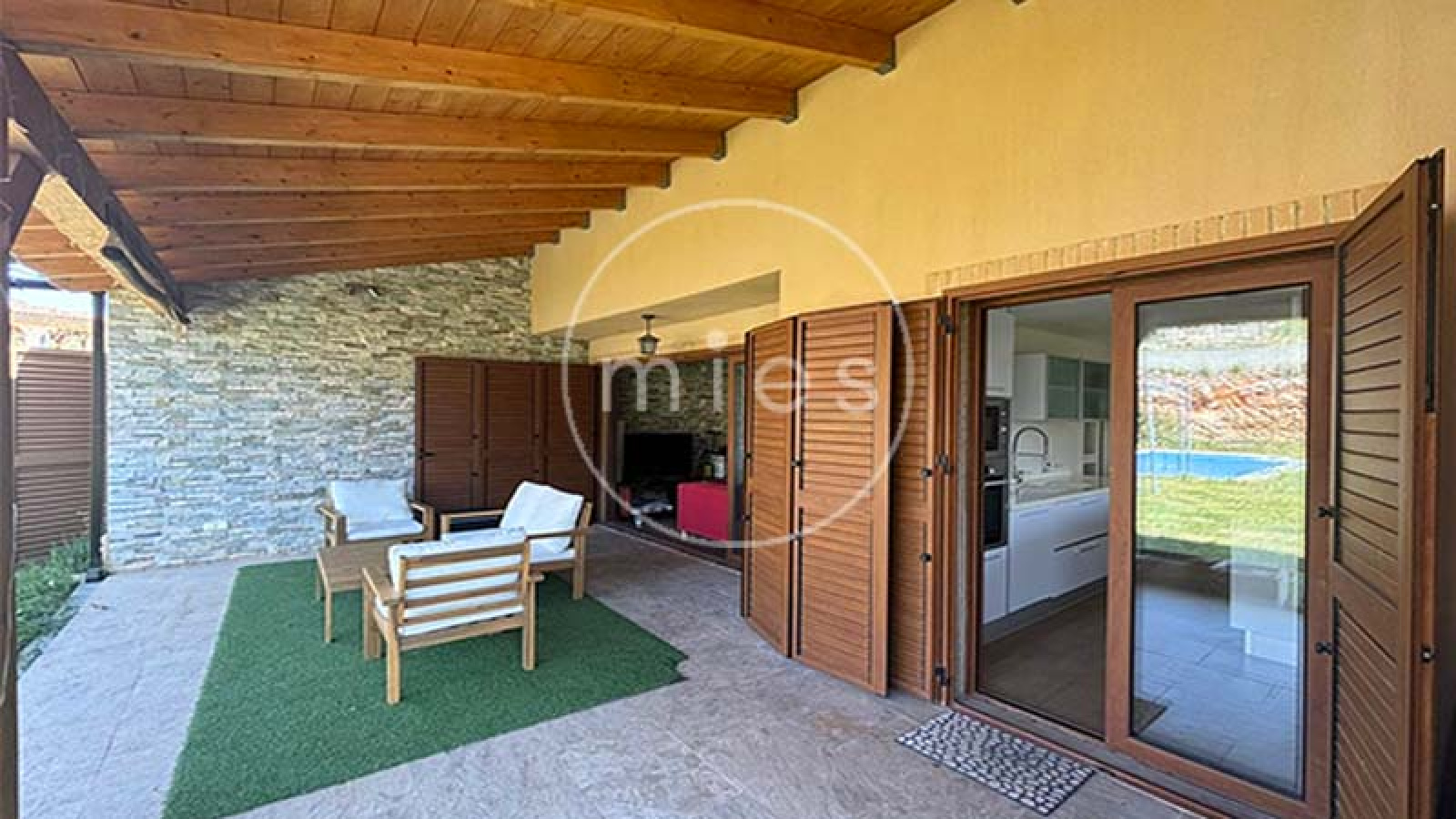 mies inmobiliaria vende chalet urbano altury oportunidad