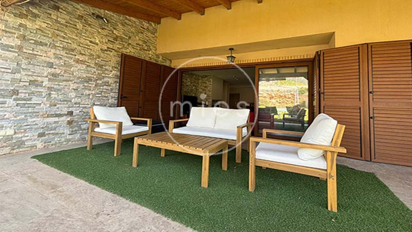 mies inmobiliaria vende chalet urbano altury oportunidad