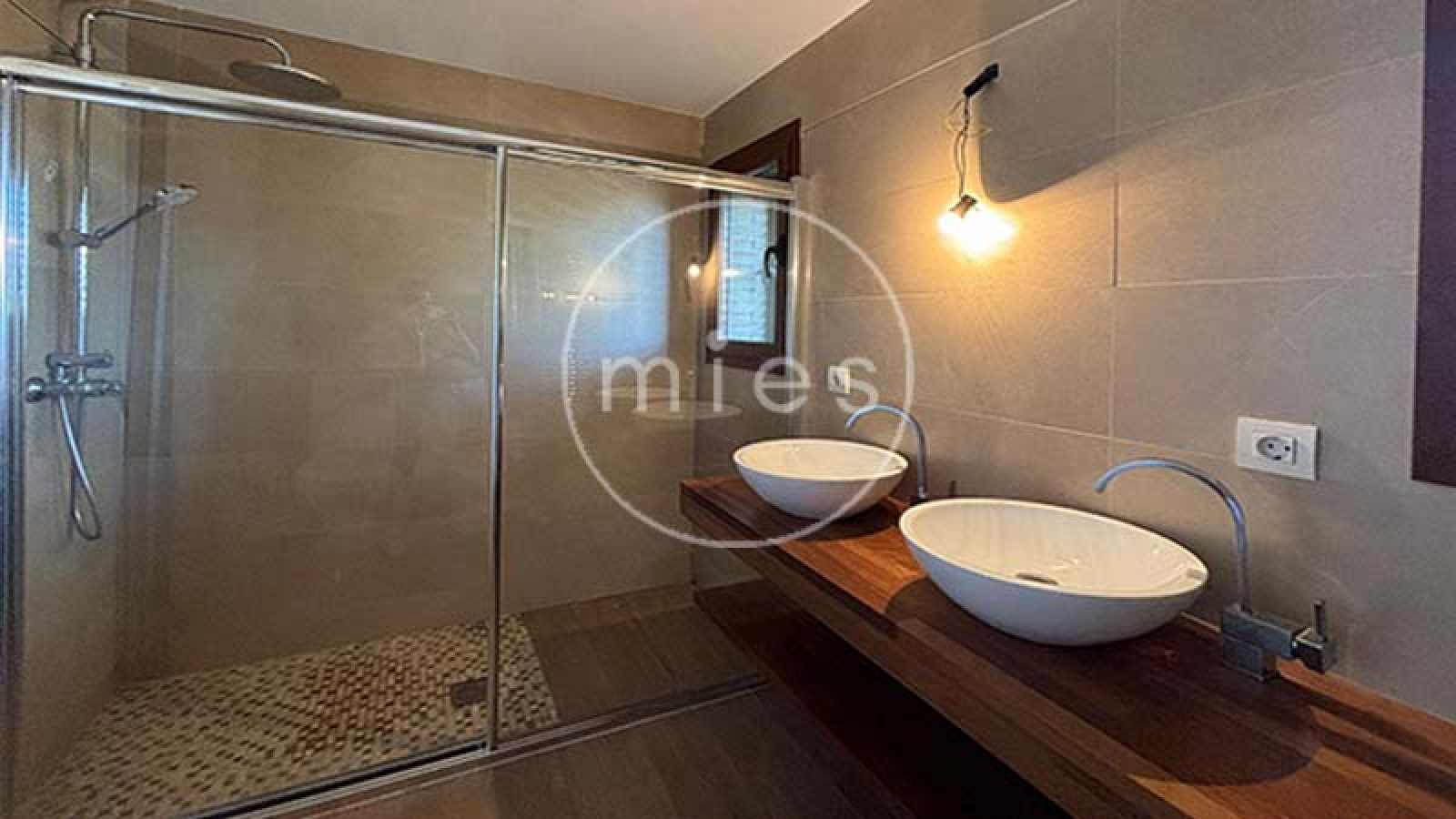 mies inmobiliaria vende chalet urbano altury oportunidad