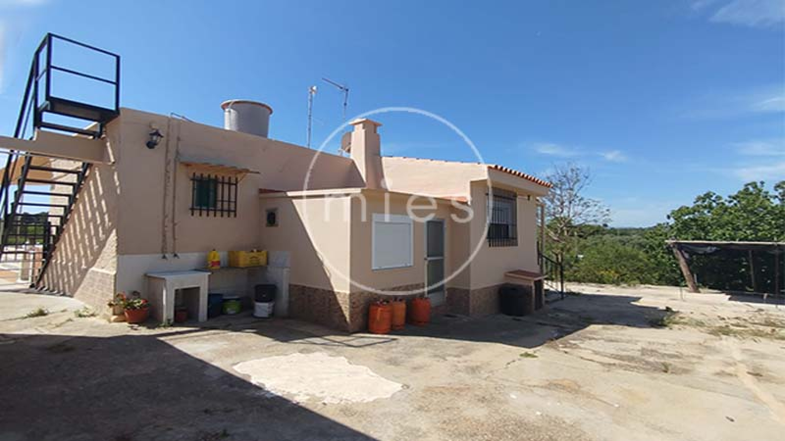 Cocina independiente de chalet listo para entrar a vivir en Montserrat – MIES Inmobiliaria