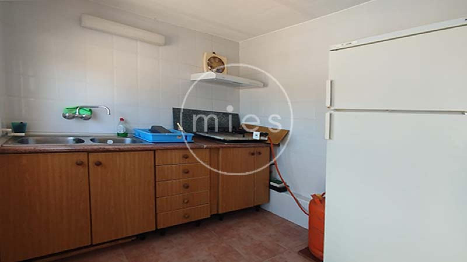 Cocina independiente de chalet listo para entrar a vivir en Montserrat – MIES Inmobiliaria