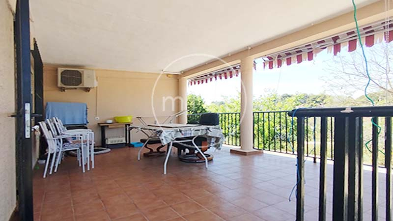 Cocina independiente de chalet listo para entrar a vivir en Montserrat – MIES Inmobiliaria