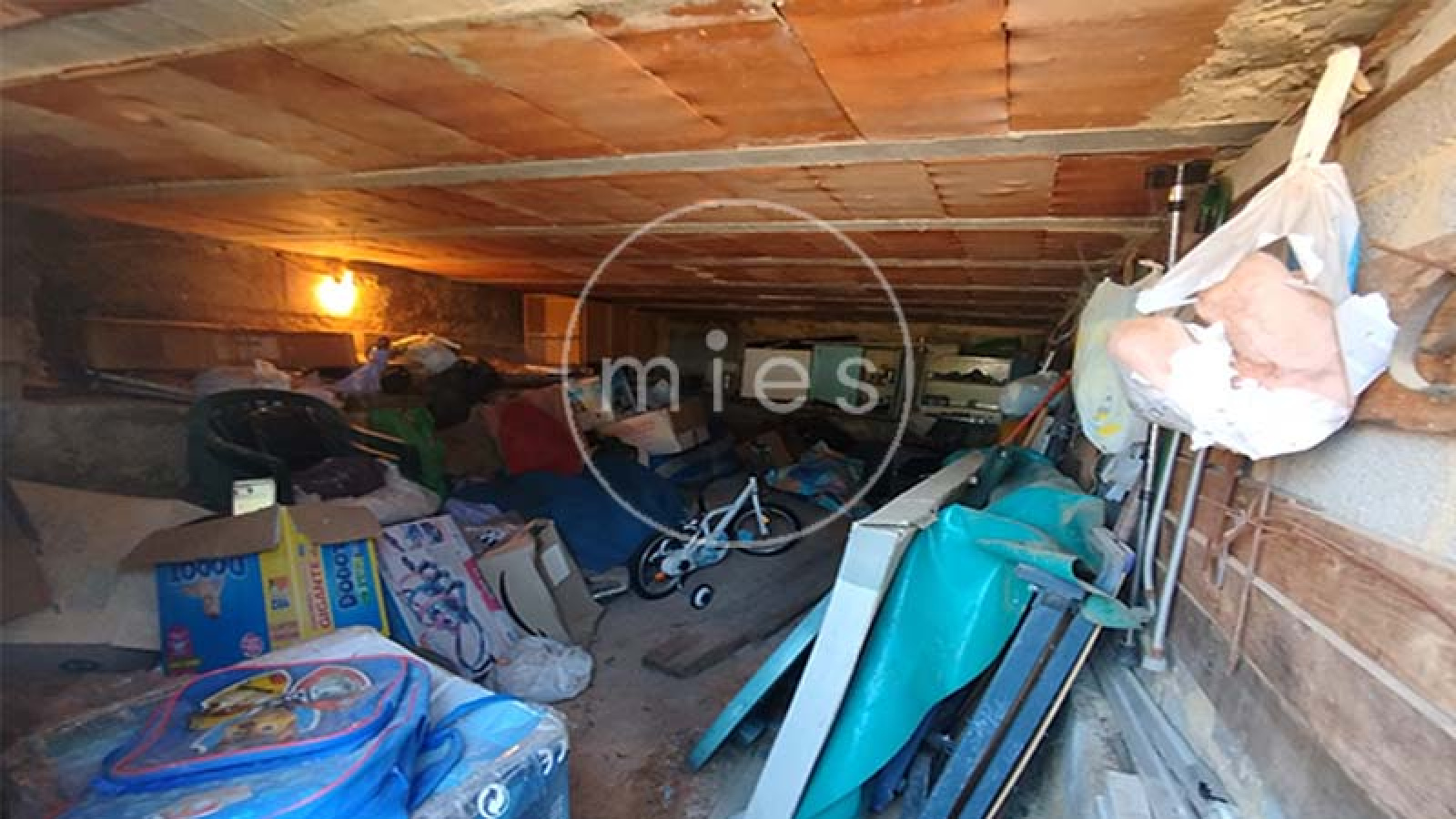 Cocina independiente de chalet listo para entrar a vivir en Montserrat – MIES Inmobiliaria