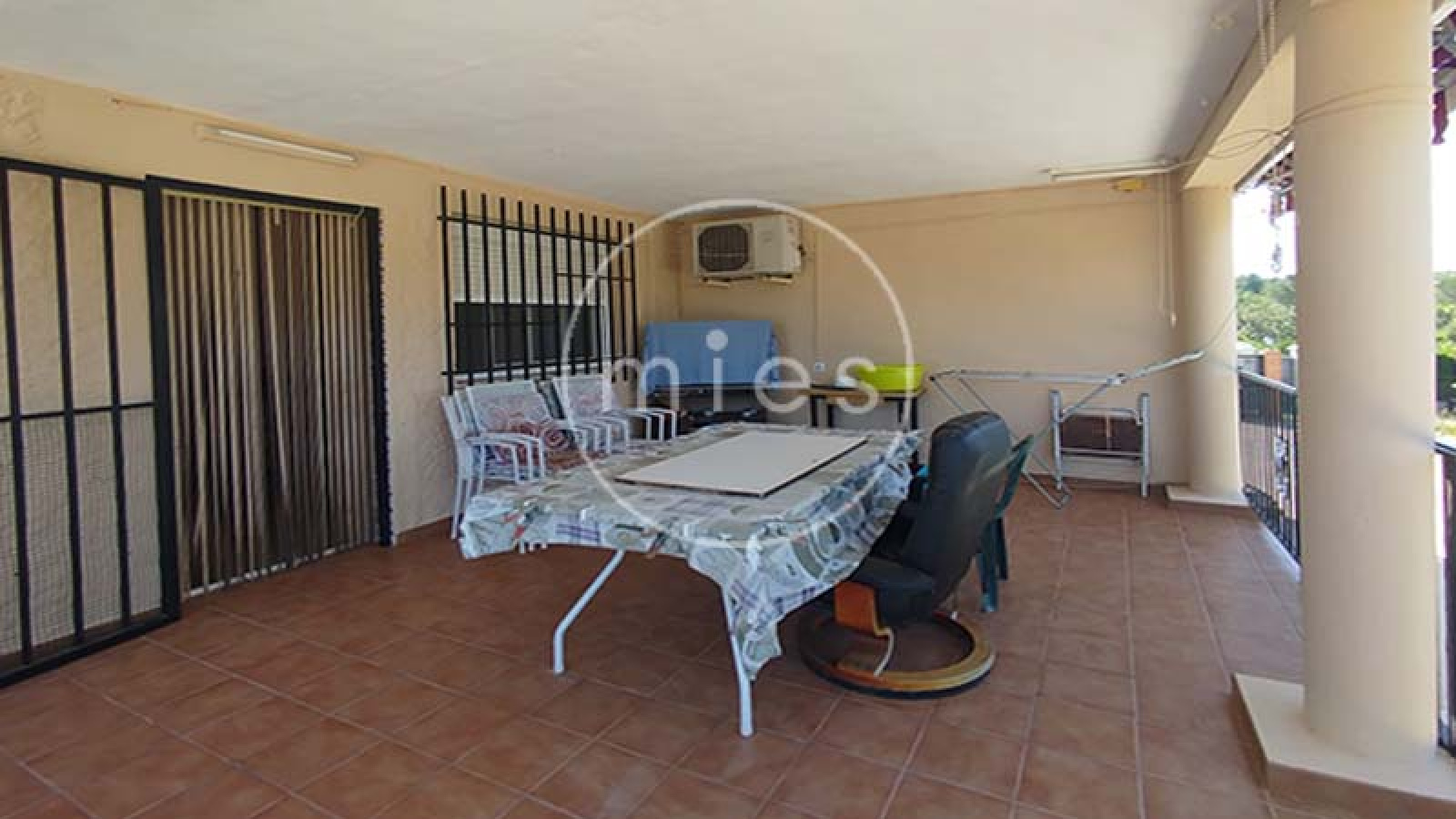 Cocina independiente de chalet listo para entrar a vivir en Montserrat – MIES Inmobiliaria