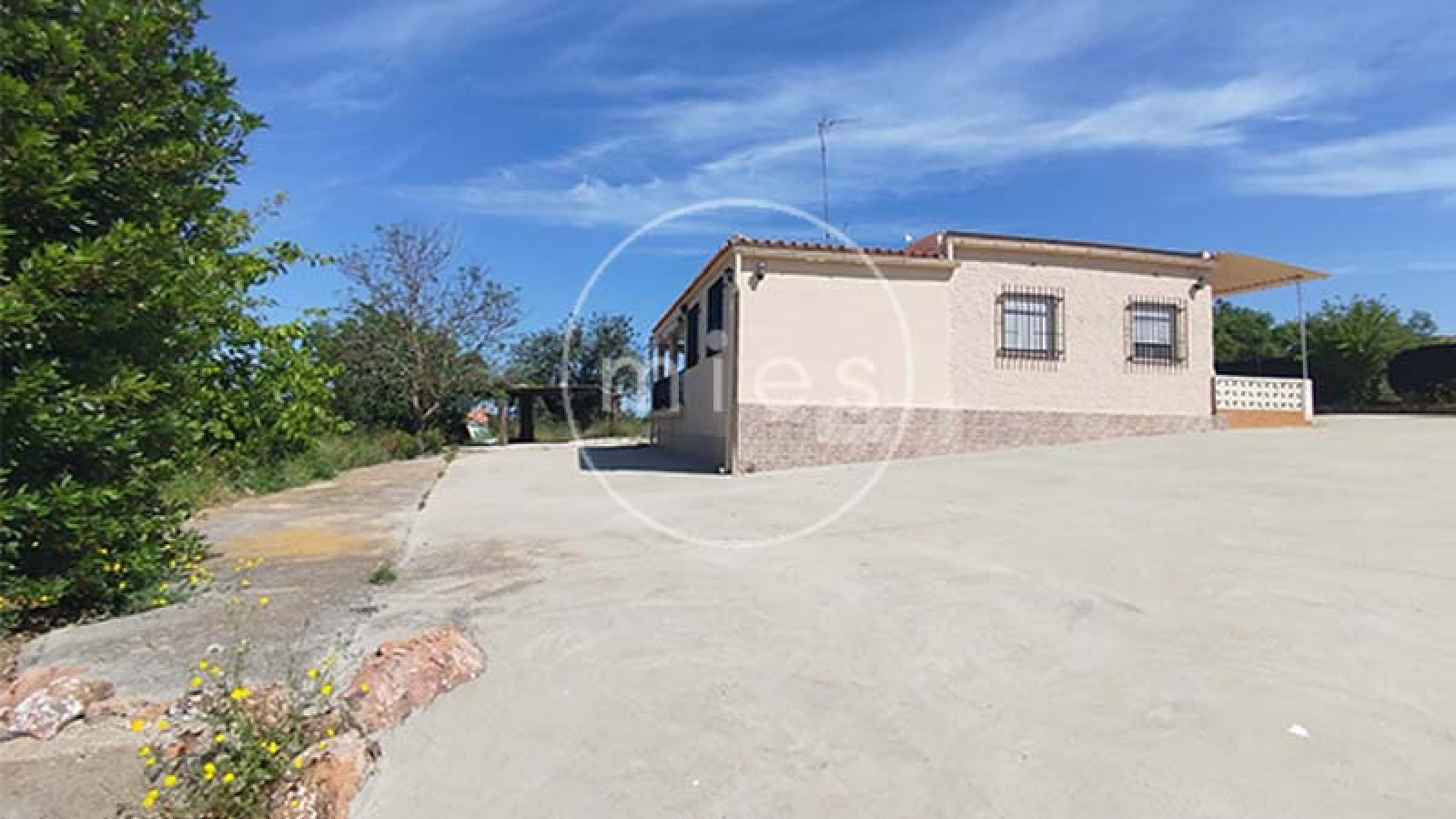 Cocina independiente de chalet listo para entrar a vivir en Montserrat – MIES Inmobiliaria