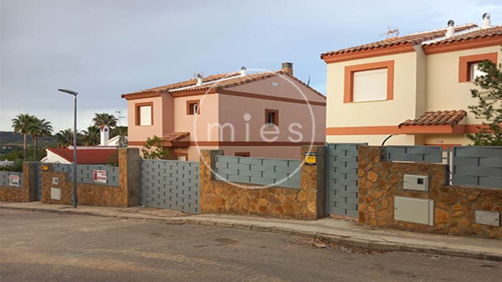 chalet en venta Altury, chalet nuevo Valencia, obra nueva con piscina, comprar chalet en urbanización Altury, chalet independiente Valencia, casa con parcela y piscina, chalets en venta Valencia, inversión inmobiliaria Altury, vivienda nueva Valencia