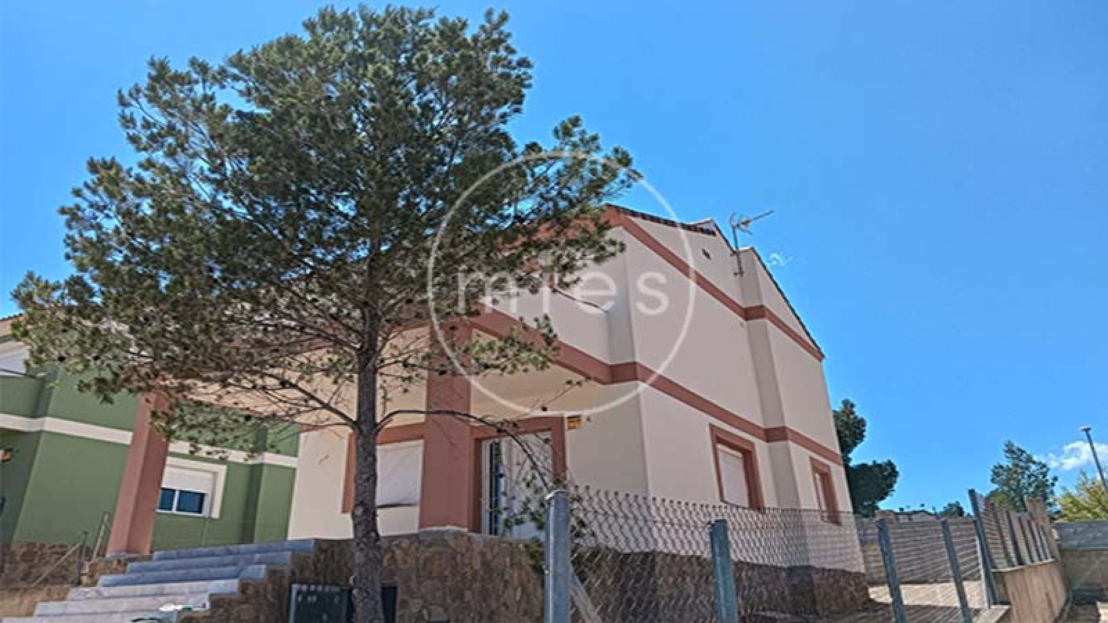 chalet en venta Altury, chalet nuevo Valencia, obra nueva con piscina, comprar chalet en urbanización Altury, chalet independiente Valencia, casa con parcela y piscina, chalets en venta Valencia, inversión inmobiliaria Altury, vivienda nueva Valencia