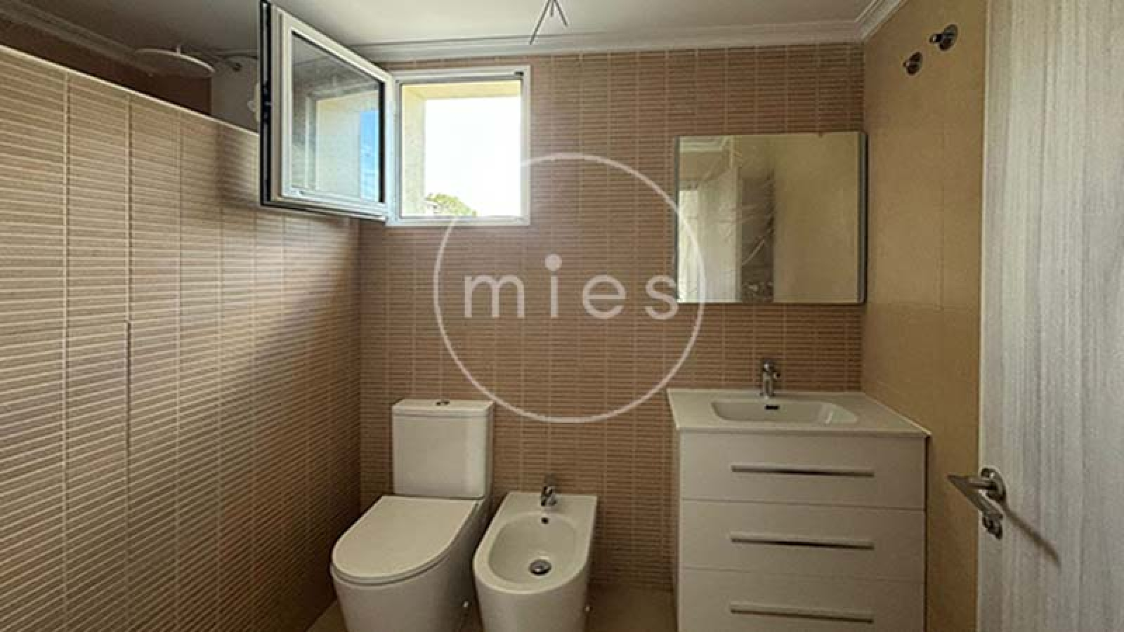 chalet en venta Altury, chalet nuevo Valencia, obra nueva con piscina, comprar chalet en urbanización Altury, chalet independiente Valencia, casa con parcela y piscina, chalets en venta Valencia, inversión inmobiliaria Altury, vivienda nueva Valencia