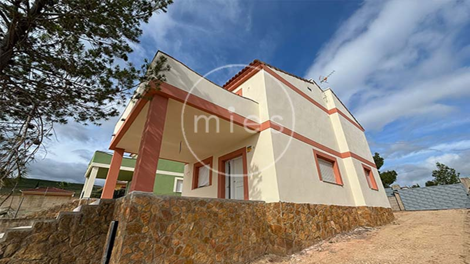 chalet en venta Altury, chalet nuevo Valencia, obra nueva con piscina, comprar chalet en urbanización Altury, chalet independiente Valencia, casa con parcela y piscina, chalets en venta Valencia, inversión inmobiliaria Altury, vivienda nueva Valencia