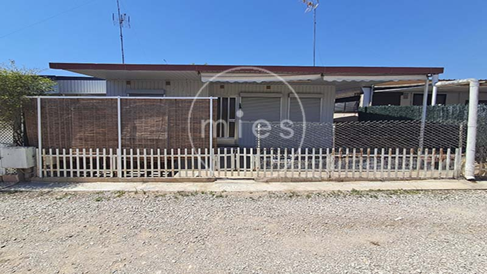 casa en venta camping la pirámide, casa torrent serra perenxisa, casa con terraza torrent, vivienda camping la pirámide, casa familiar torrent, comprar casa naturaleza, vivienda con piscina y barbacoa torrent, casa comunidad camping