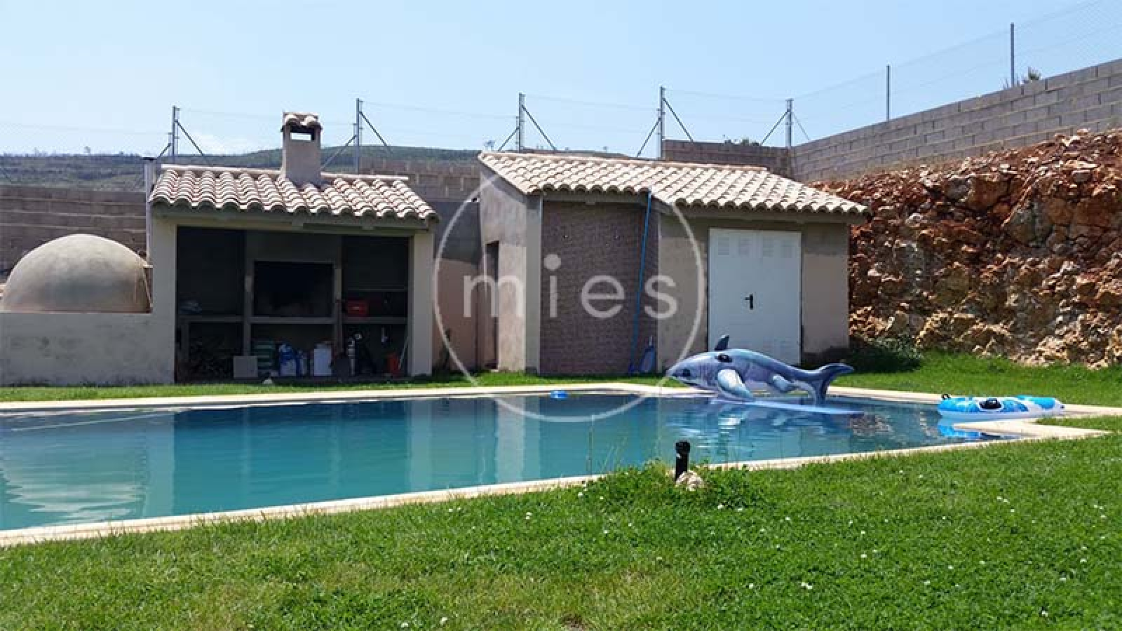 mies inmobiliaria vende chalet urbano altury oportunidad