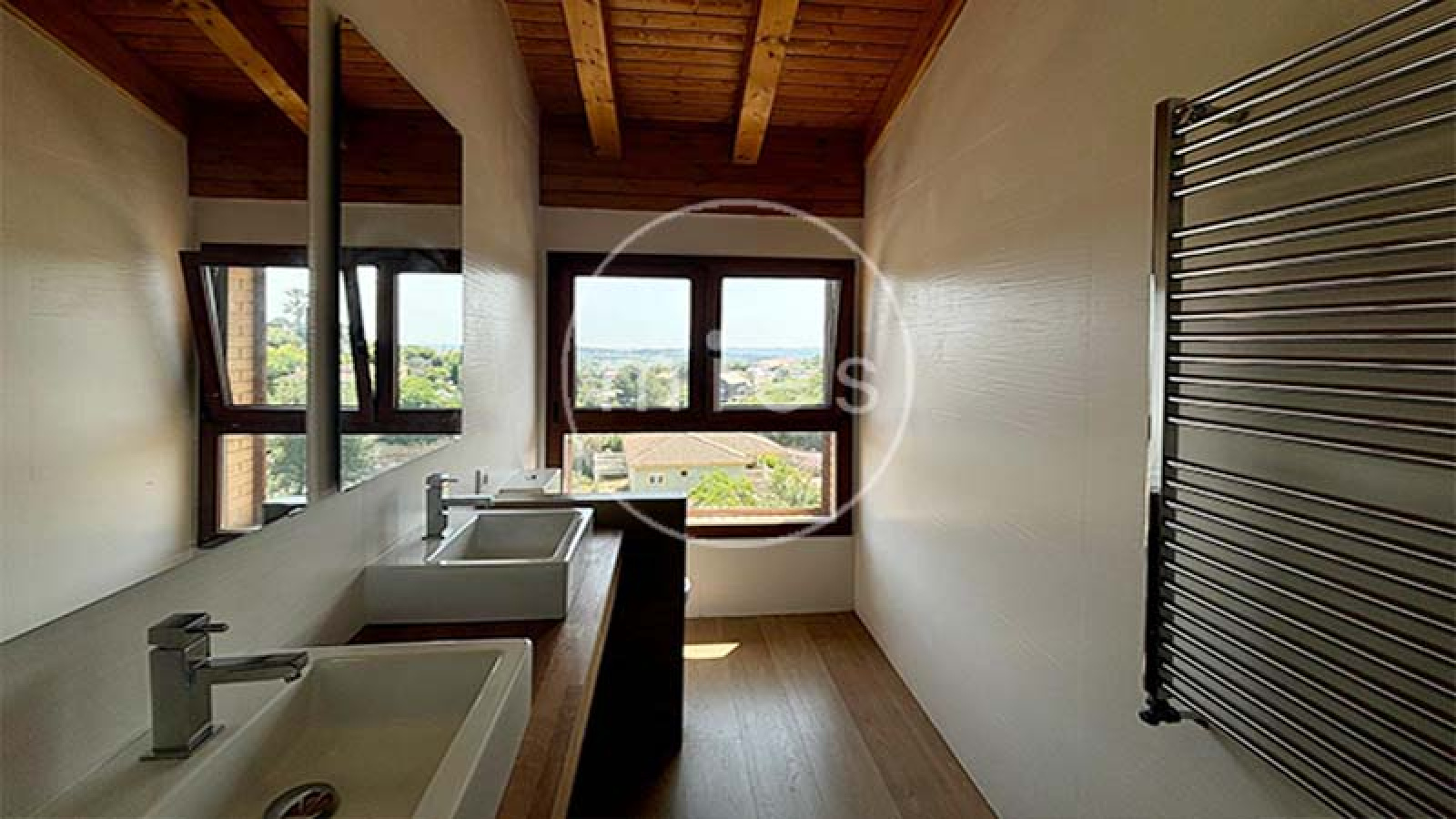 mies inmobiliaria vende chalet urbano altury oportunidad